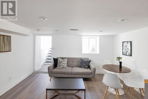 355 Lansdowne Avenue, Toronto, ON - Indoor Photo Showing Living Room