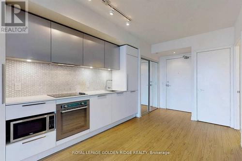 #3608 - 85 Wood Street, Toronto, ON - Indoor Photo Showing Kitchen With Upgraded Kitchen
