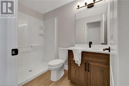 800 Myers Road Unit# 101, Cambridge, ON - Indoor Photo Showing Bathroom