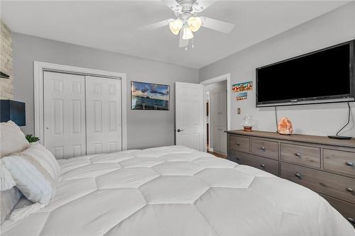 13 Brant Street E, Cayuga, ON - Indoor Photo Showing Bedroom