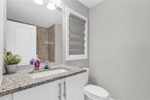 110 Hibiscus Lane, Hamilton, ON - Indoor Photo Showing Bathroom