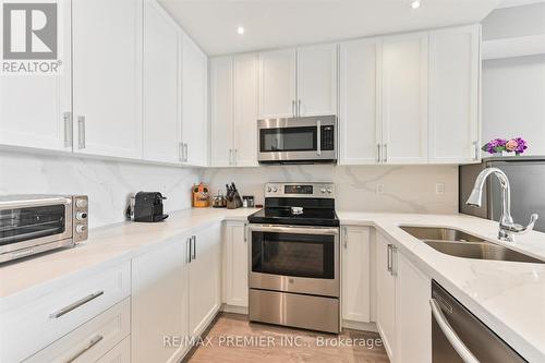 #1013 -309 Major Mackenzie Dr E, Richmond Hill, ON - Indoor Photo Showing Kitchen With Stainless Steel Kitchen With Double Sink
