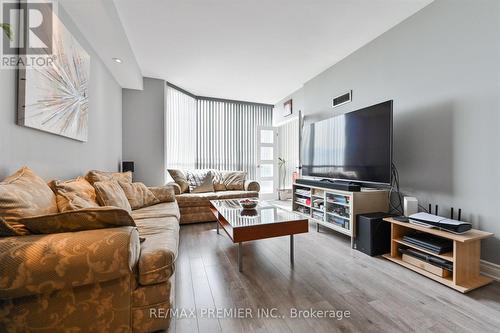 #1013 -309 Major Mackenzie Dr E, Richmond Hill, ON - Indoor Photo Showing Living Room