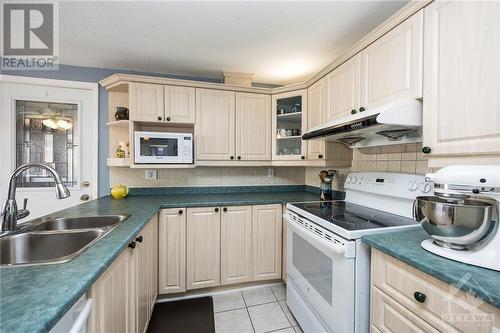 343 Shakespeare Street, Ottawa, ON - Indoor Photo Showing Kitchen With Double Sink