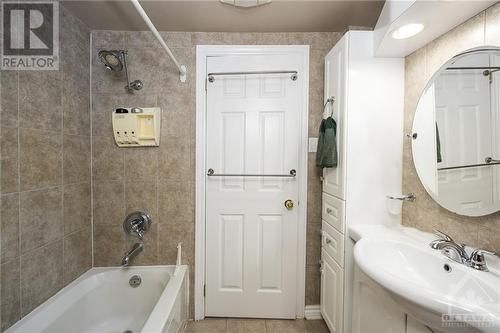 343 Shakespeare Street, Ottawa, ON - Indoor Photo Showing Bathroom