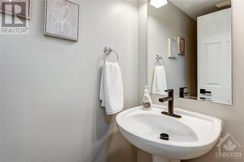 200 Stoneham Place, Ottawa, ON - Indoor Photo Showing Bathroom