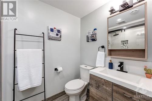 200 Stoneham Place, Ottawa, ON - Indoor Photo Showing Bathroom