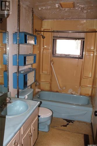 301 Rongve Street, Sturgis, SK - Indoor Photo Showing Bathroom
