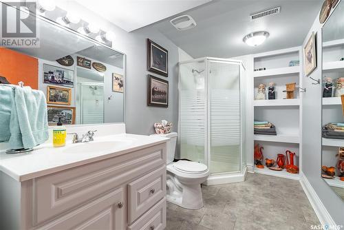 2513 Irvine Avenue, Saskatoon, SK - Indoor Photo Showing Bathroom
