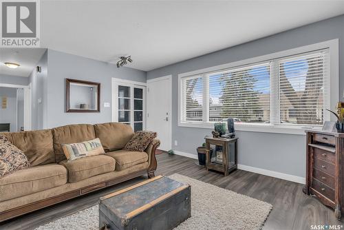 2513 Irvine Avenue, Saskatoon, SK - Indoor Photo Showing Living Room