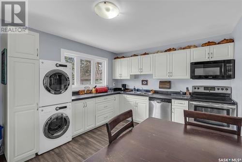 2513 Irvine Avenue, Saskatoon, SK - Indoor Photo Showing Laundry Room
