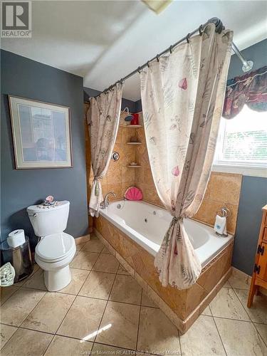 2792 Fredericton Rd, Salisbury, NB - Indoor Photo Showing Bathroom