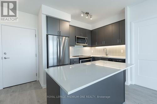 2614 - 7895 Jane Street, Vaughan, ON - Indoor Photo Showing Kitchen With Upgraded Kitchen