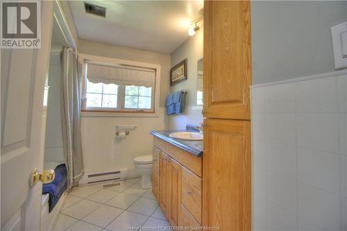1530 Bass River Point, Bass River, NB - Indoor Photo Showing Bathroom