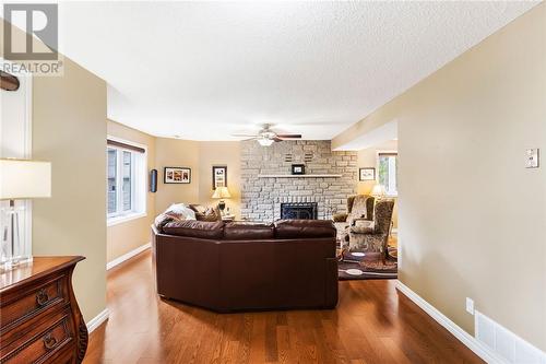 5286 Pine Hill Road, Sudbury, ON - Indoor Photo Showing Living Room With Fireplace