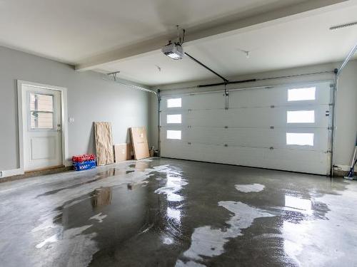 1065 Edgehill Place, Kamloops, BC - Indoor Photo Showing Garage