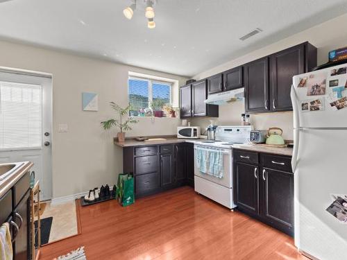 2030 Pinegrass Crt, Kamloops, BC - Indoor Photo Showing Kitchen With Double Sink