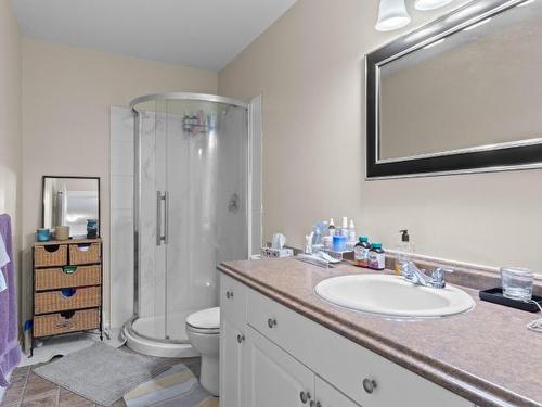 2030 Pinegrass Crt, Kamloops, BC - Indoor Photo Showing Bathroom