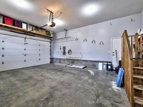 2030 Pinegrass Crt, Kamloops, BC - Indoor Photo Showing Garage