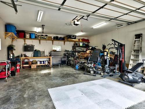 2030 Pinegrass Crt, Kamloops, BC - Indoor Photo Showing Garage