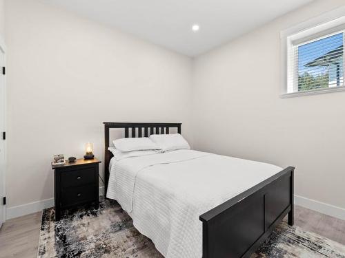 533 Edinburgh Crt, Kamloops, BC - Indoor Photo Showing Bedroom