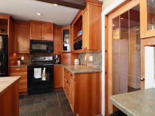 1149 Little Shuswap Lake Road, Chase, BC - Indoor Photo Showing Kitchen