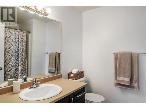440 Hartman Road Unit# 105, Kelowna, BC - Indoor Photo Showing Bathroom