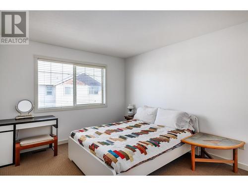 440 Hartman Road Unit# 105, Kelowna, BC - Indoor Photo Showing Bedroom