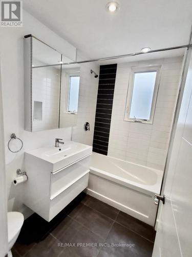 50 Pape Avenue, Toronto, ON - Indoor Photo Showing Bathroom