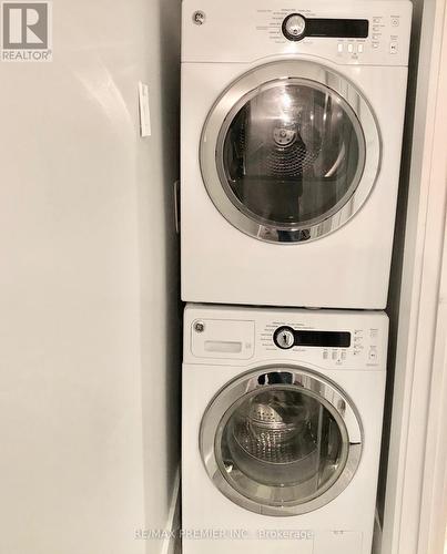 50 Pape Avenue, Toronto, ON - Indoor Photo Showing Laundry Room