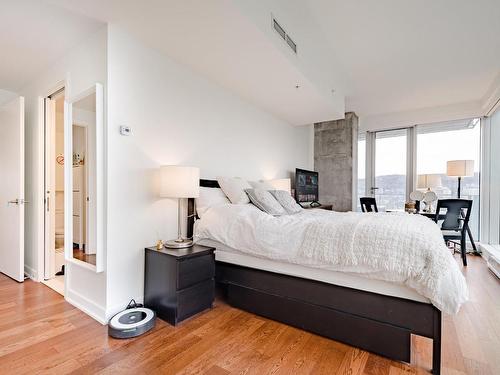 Master bedroom - 2501-1155 Rue De La Montagne, Montréal (Ville-Marie), QC - Indoor Photo Showing Bedroom