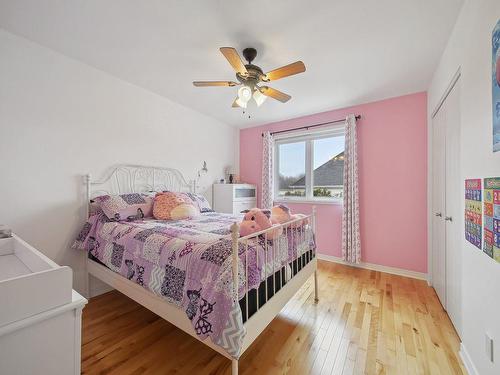 Bedroom - 293 Rue Du Plateau, Pincourt, QC - Indoor Photo Showing Bedroom