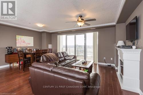 1307 - 330 Ridout Street N, London, ON - Indoor Photo Showing Living Room