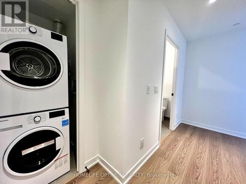 2508 - 319 Jarvis Street, Toronto, ON - Indoor Photo Showing Laundry Room