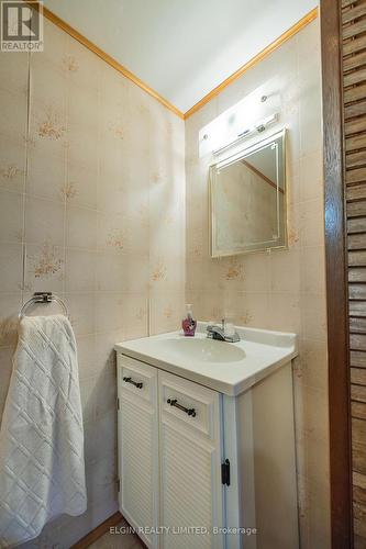 23 Montcalm St, St. Thomas, ON - Indoor Photo Showing Bathroom