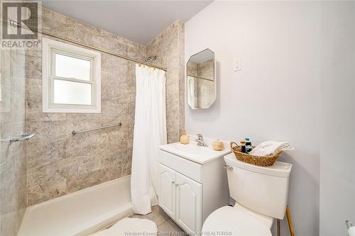 1768 Drouillard Road, Windsor, ON - Indoor Photo Showing Bathroom