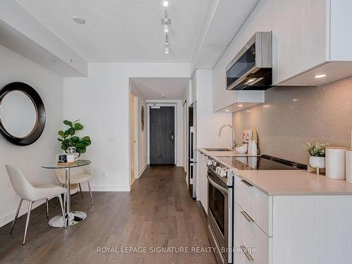 808-25 Richmond St E, Toronto, ON - Indoor Photo Showing Kitchen With Upgraded Kitchen