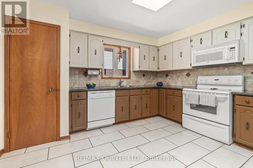 55 Brimley Crt, Belleville, ON - Indoor Photo Showing Kitchen