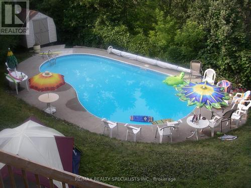 221 Ridge Rd, Caledon, ON - Outdoor With In Ground Pool With Backyard