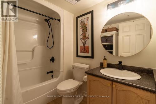 #408 -1450 Bishops Gate, Oakville, ON - Indoor Photo Showing Bathroom