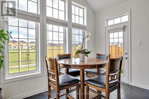 100 Highlands Boulevard, Cavan Monaghan, ON - Indoor Photo Showing Dining Room