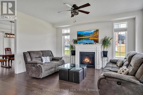 100 Highlands Boulevard, Cavan Monaghan, ON - Indoor Photo Showing Living Room With Fireplace