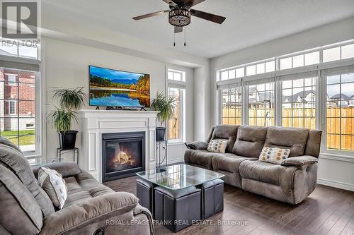 100 Highlands Boulevard, Cavan Monaghan, ON - Indoor Photo Showing Living Room With Fireplace