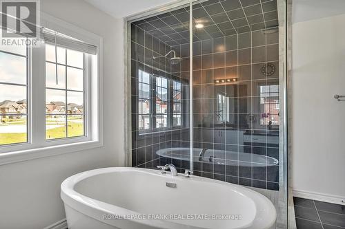 100 Highlands Boulevard, Cavan Monaghan, ON - Indoor Photo Showing Bathroom