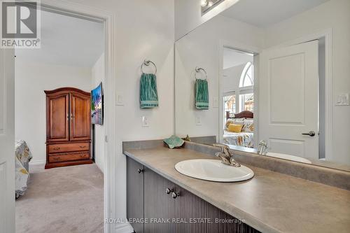 100 Highlands Boulevard, Cavan Monaghan, ON - Indoor Photo Showing Bathroom