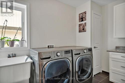 100 Highlands Boulevard, Cavan Monaghan, ON - Indoor Photo Showing Laundry Room