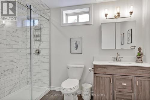 100 Highlands Boulevard, Cavan Monaghan, ON - Indoor Photo Showing Bathroom
