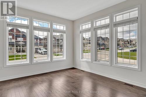 100 Highlands Boulevard, Cavan Monaghan, ON - Indoor Photo Showing Other Room