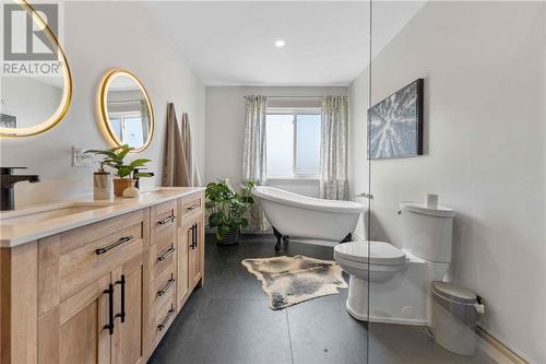 94 Athens Street, Pembroke, ON - Indoor Photo Showing Bathroom