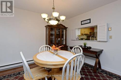 #113 -1 Heritage Way, Kawartha Lakes, ON - Indoor Photo Showing Dining Room